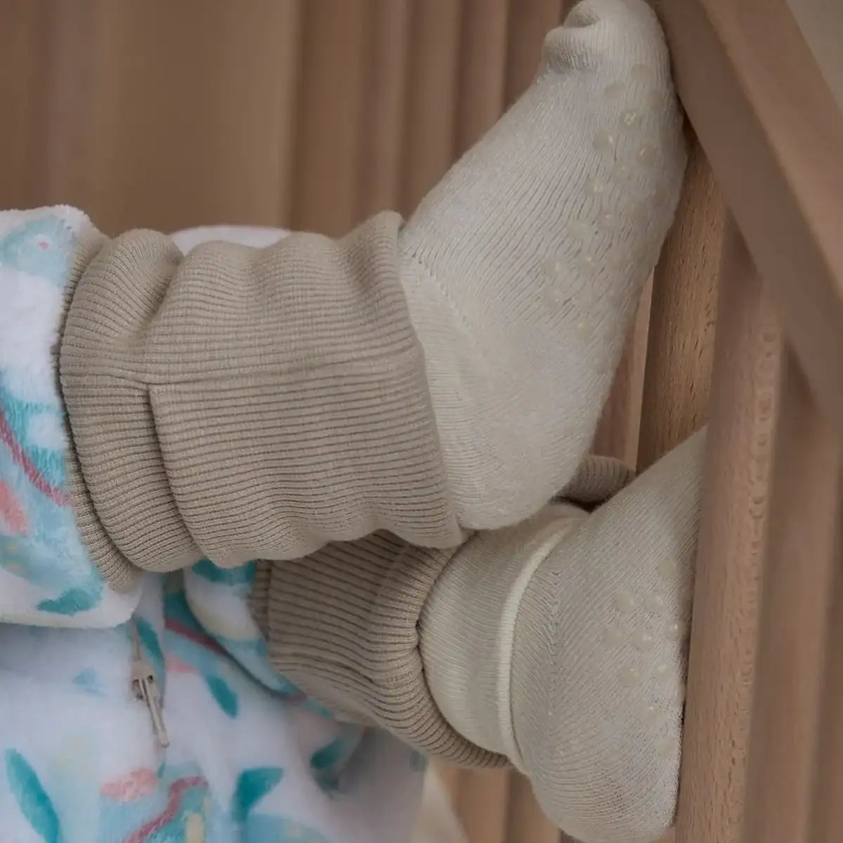 Medias de algodón para bebé 3 pares (2 marfil, 1 beige)